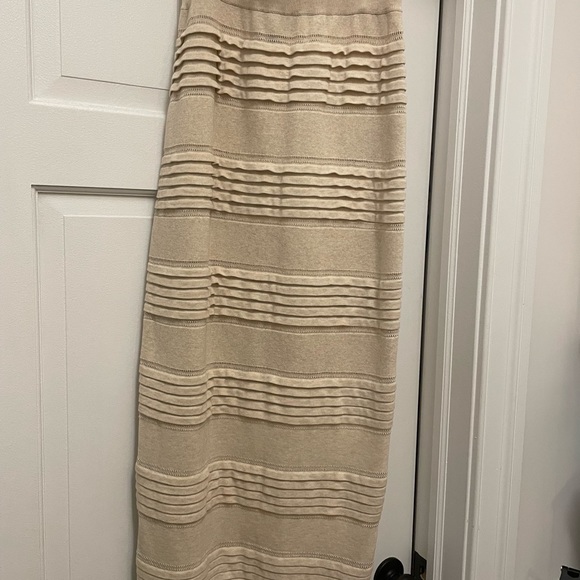 Burberry Cream Pencil Skirt - Picture 2 of 5